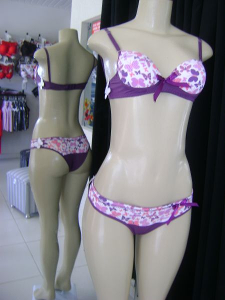 Conjunto de microf. calcinha e babado
